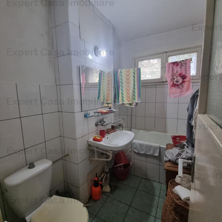 Apartament 2 camere Podu Ros. Centru. Etaj 2