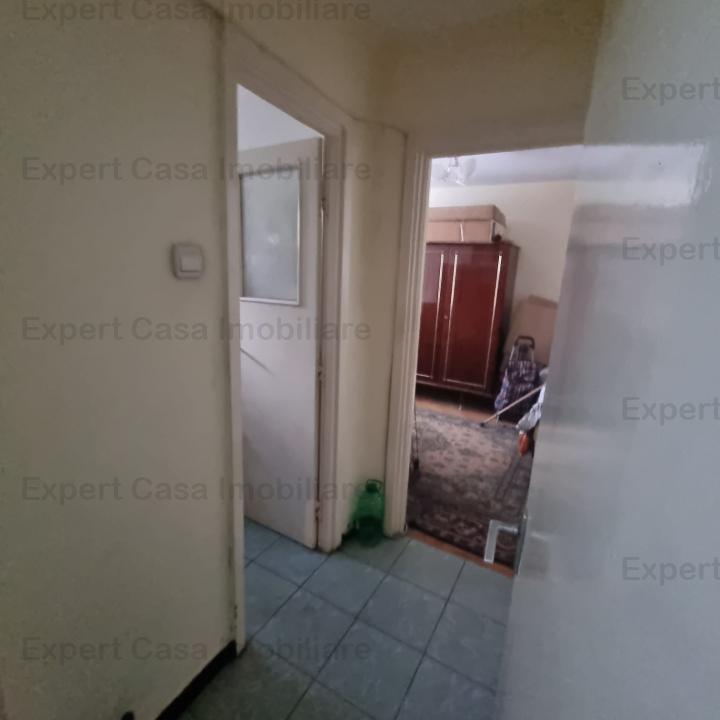 Apartament 2 camere Podu Ros. Centru. Etaj 2