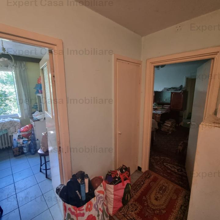 Apartament 2 camere Podu Ros. Centru. Etaj 2