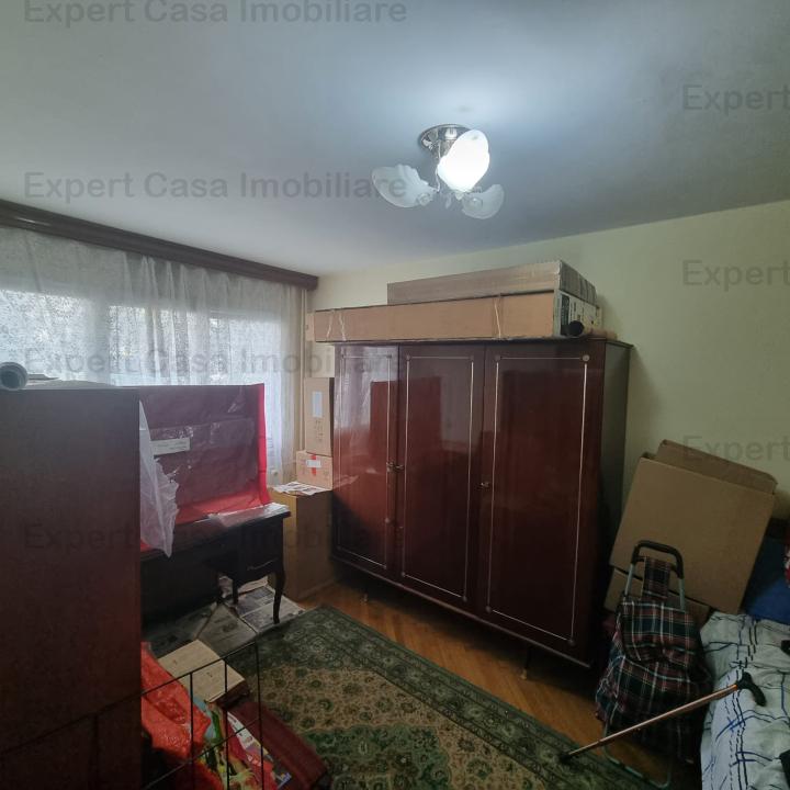 Apartament 2 camere Podu Ros. Centru. Etaj 2