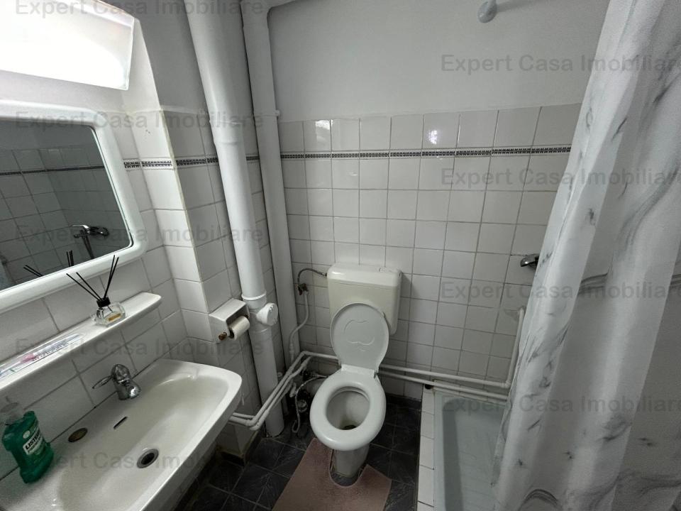 Apartament 4 Camere Decomandat Bl 1994 Podu Ros - Nicolae Iorga      