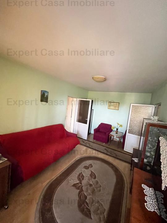 Apartament 3 camere,Piata Chirila-Tatarasi