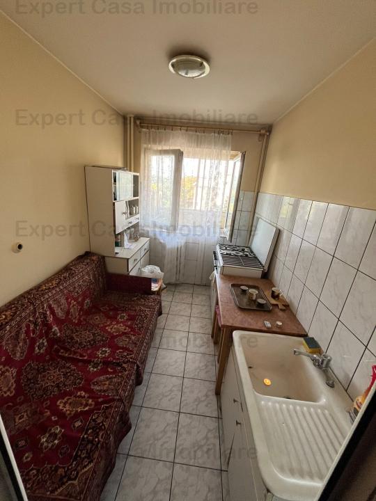 Apartament 3 camere,Piata Chirila-Tatarasi