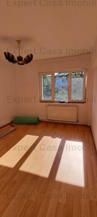 Apartment cu 4 camere Podu Ros