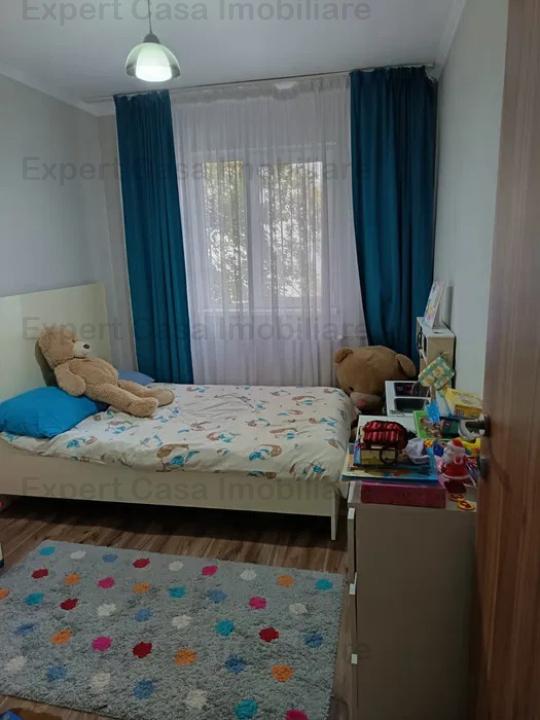 Apartament 3 camere,Alexandru-Piata Voievozilor