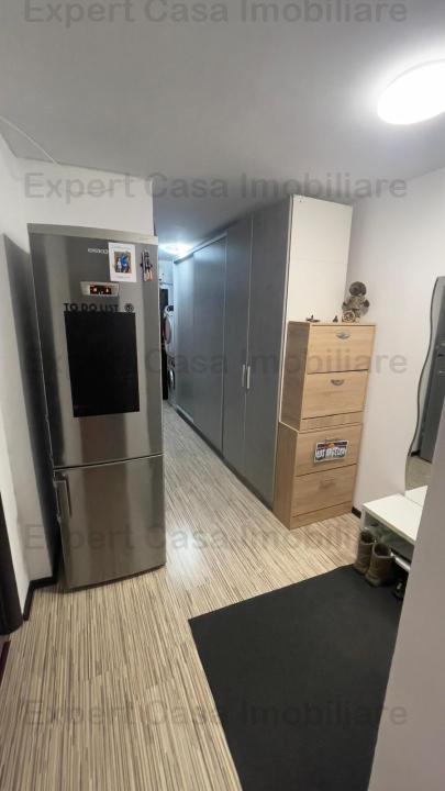 Apartament 3 camere,piata Alexandru cel Bun