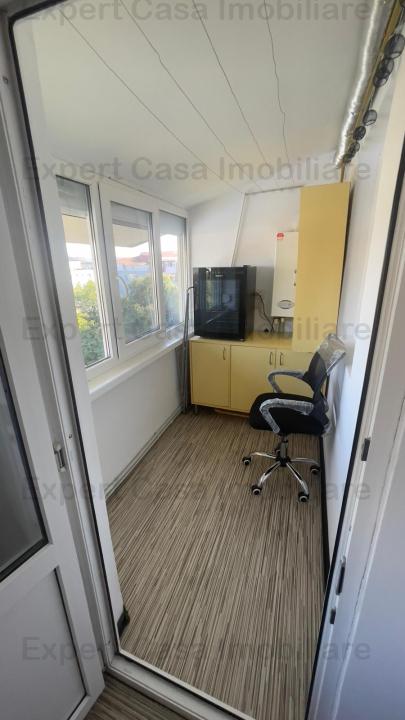 Apartament 3 camere,piata Alexandru cel Bun