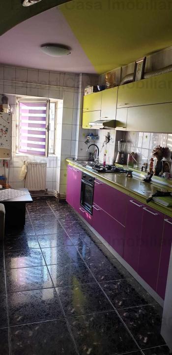 Apartament | 3 camere | Decomandat |Pacurari