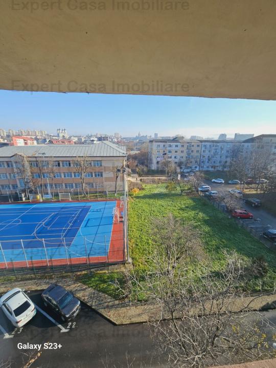 Apartament 3 camere decomandat Alexandru Cel Bun