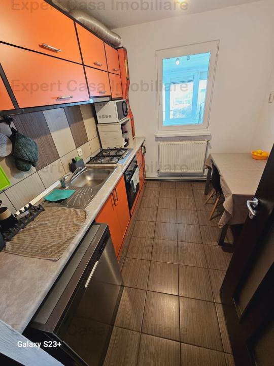 Apartament 3 camere decomandat Alexandru Cel Bun