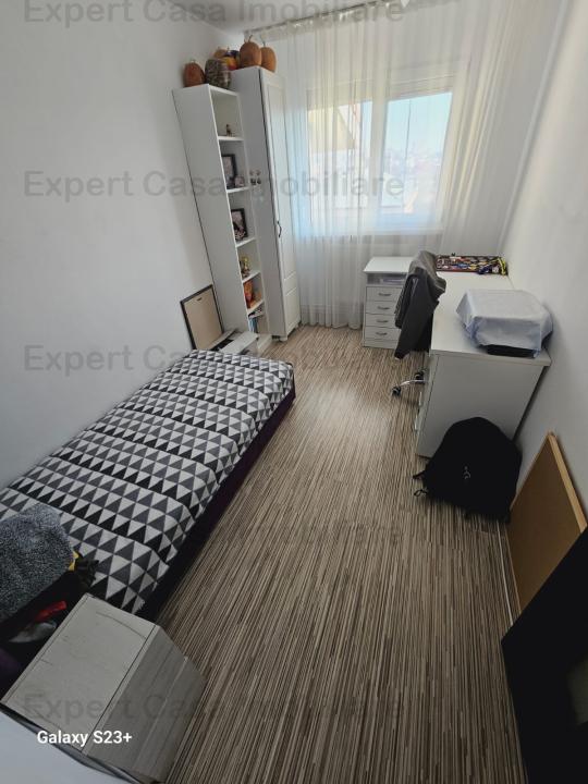 Apartament 3 camere decomandat Alexandru Cel Bun