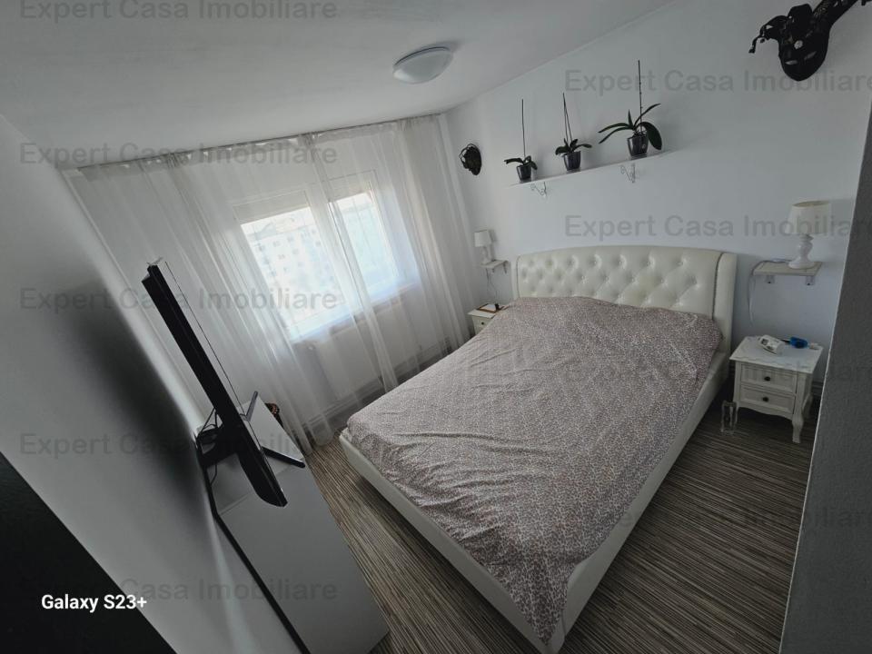 Apartament 3 camere decomandat Alexandru Cel Bun