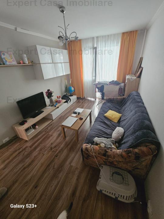 Apartament cu 3 camere in Alexandru Cel Bun 