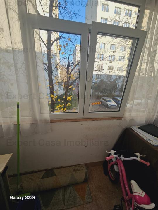 Apartament cu 3 camere in Alexandru Cel Bun 