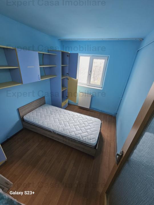 Apartament cu 3 camere semidecomandat Dacia