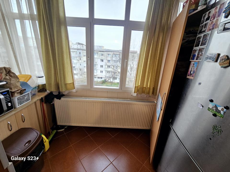 Apartament 3 camere decomandat Zimbru