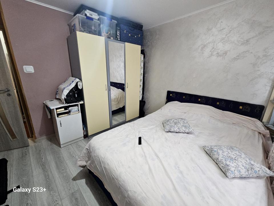 Apartament 3 camere decomandat Zimbru