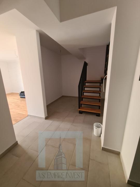 Apartament 4 camere pe doua nivele - zona Brașovul Vechi