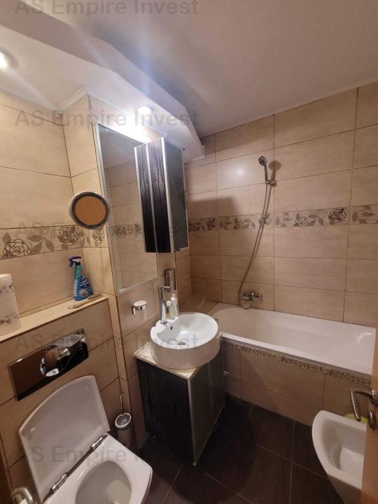 Apartament 3 camere decomandat - zona Astra