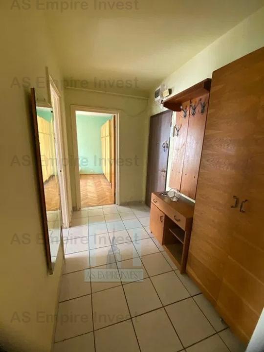 Apartament 3 camere - zona Centrul Civic