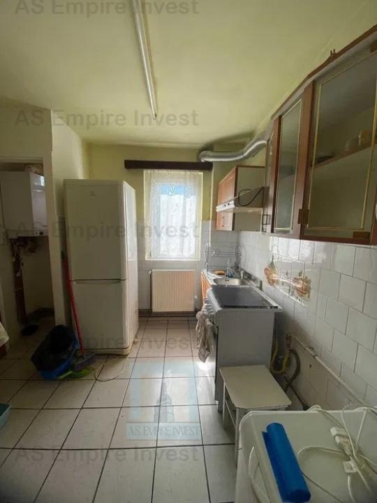 Apartament 3 camere - zona Centrul Civic