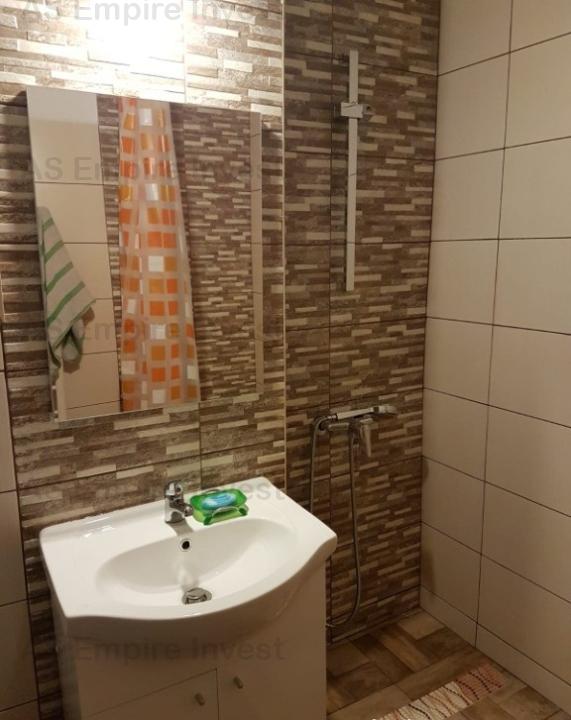 Apartament 3 camere decomandat - zona Tractorul