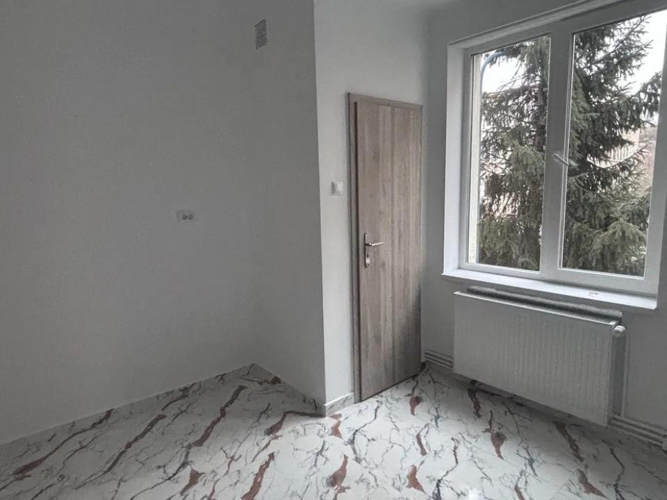 Ap 2,5 camere decomandat - zona Brasovul Vechi