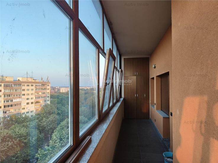 Apartament superb, cu 3 camere, foarte spatios, situat intr-o zona cu foarte multa verdeata