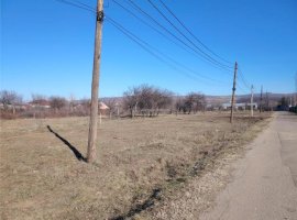 Teren intravilan, cu suprafata de 1900m, parcelabil, situat intr-o zona linistita, in Boldesti Scaeni