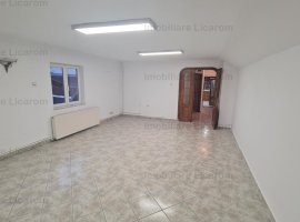 Apartament in casa 3 camere zona Blumana,129000 euro.