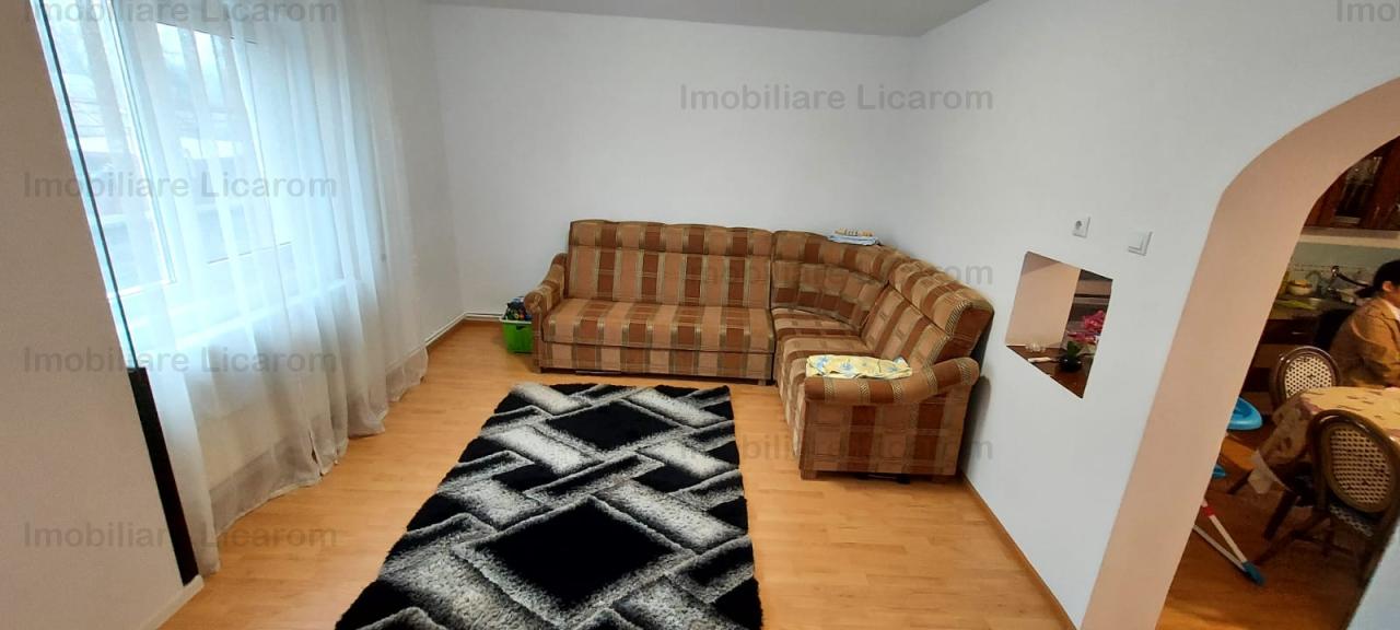 Casa cu 3 camere,Bod Colonie,curte,460 Eur/luna