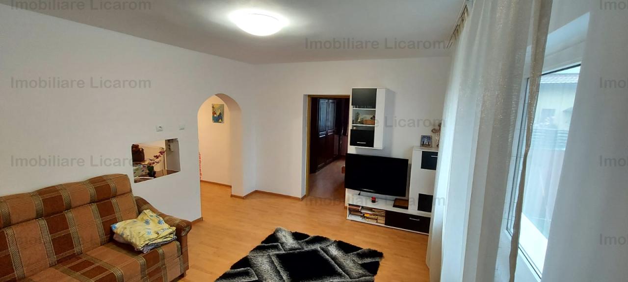 Casa cu 3 camere,Bod Colonie,curte,460 Eur/luna