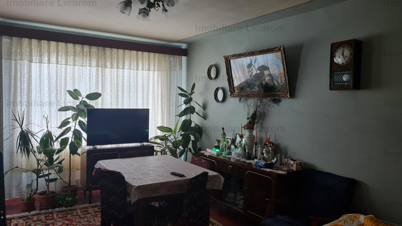 Apartament 3 camere Grivitei,intermediar,circular pret 110000 euro