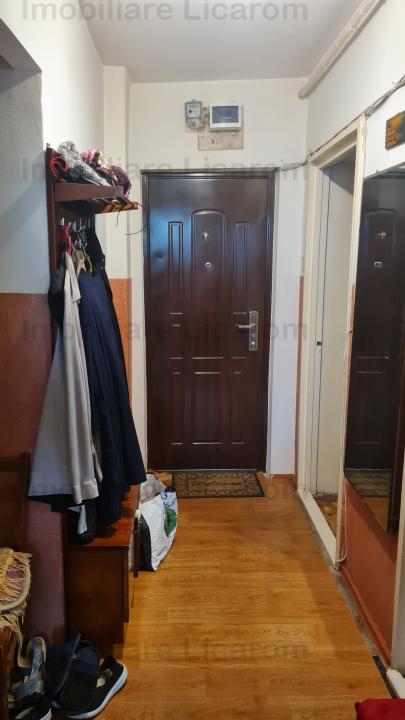 Apartament 3 camere Grivitei,intermediar,circular pret 110000 euro