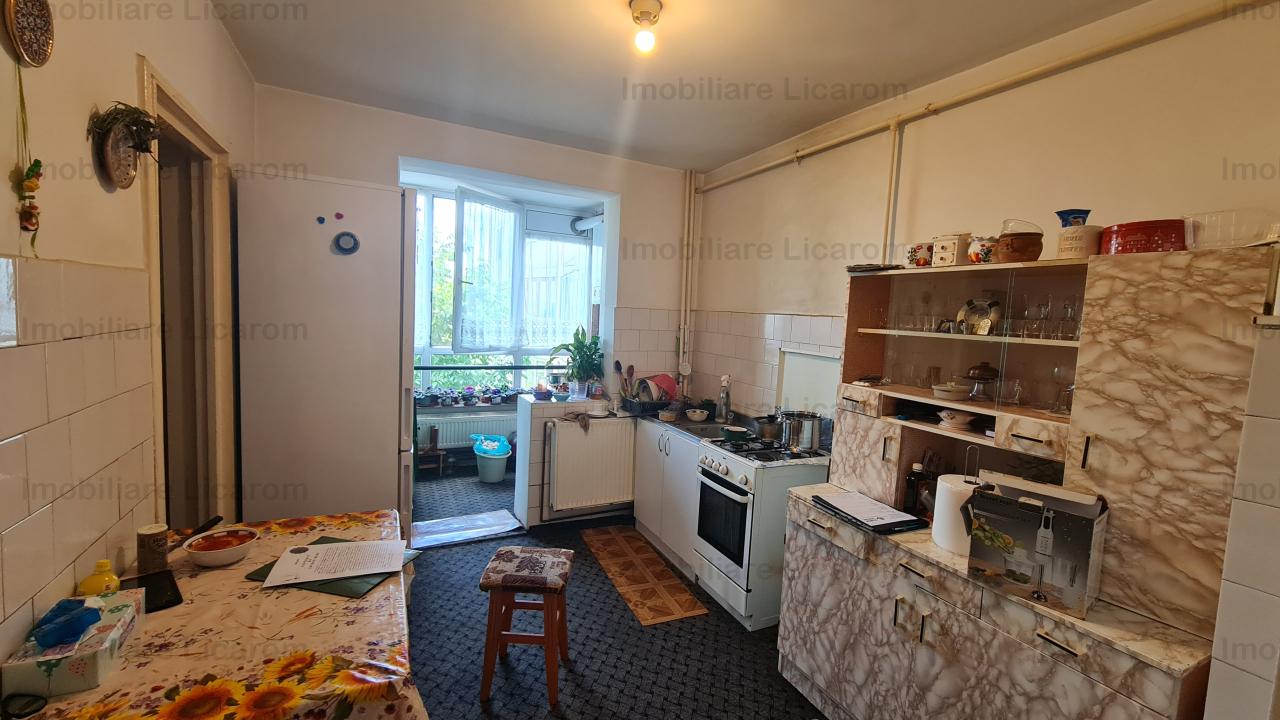 Apartament 3 camere Grivitei,intermediar,circular pret 110000 euro