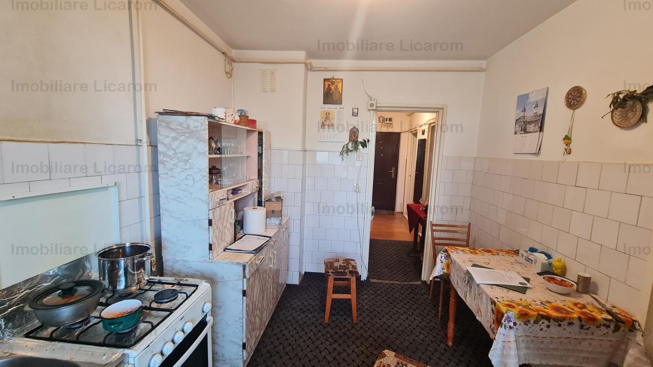 Apartament 3 camere Grivitei,intermediar,circular pret 110000 euro