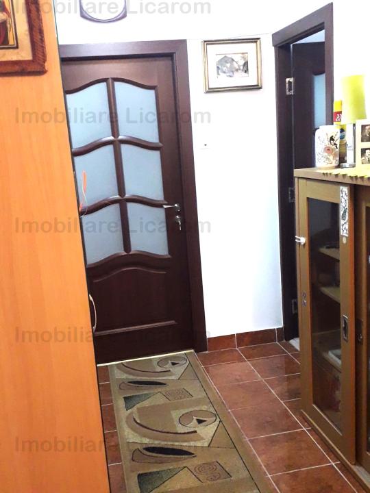 Apartament spatios 2 camere Racadau Tampei, bloc tip vila.