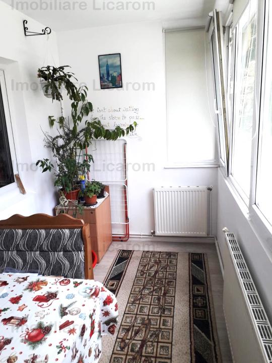 Apartament spatios 2 camere Racadau Tampei, bloc tip vila.