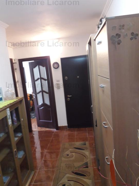 Apartament spatios 2 camere Racadau Tampei, bloc tip vila.