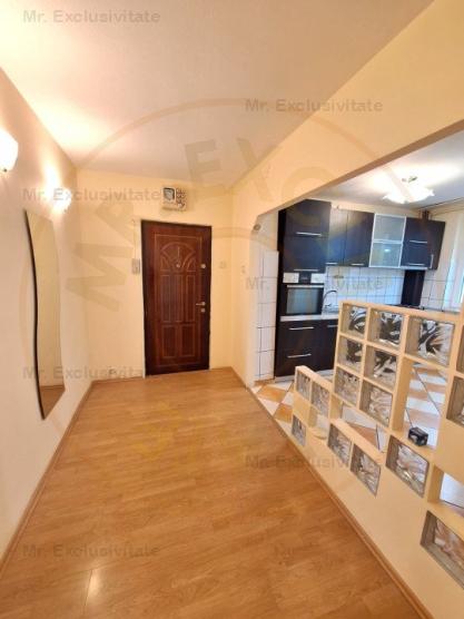 Apartament 3 camere decomandat Pitesti-Trivale, Etaj 2