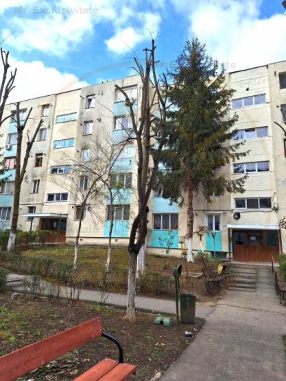 Apartament 3 camere decomandat Pitesti-Trivale, Etaj 2