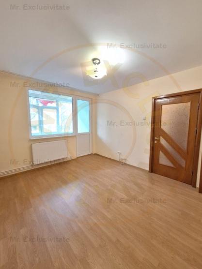 Apartament 3 camere decomandat Pitesti-Trivale, Etaj 2