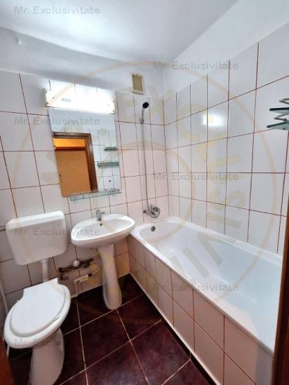 Apartament 3 camere decomandat Pitesti-Trivale, Etaj 2