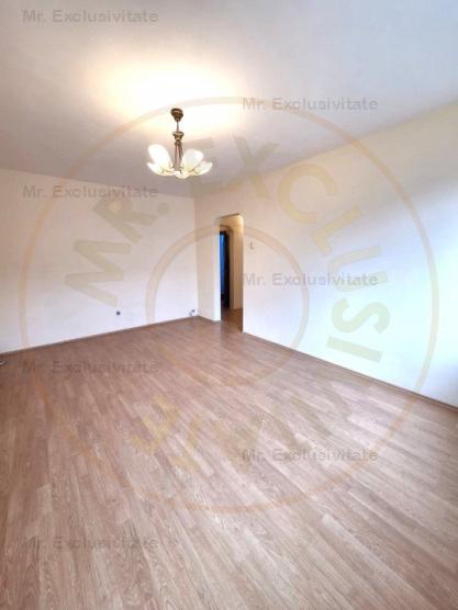 Apartament 3 camere decomandat Pitesti-Trivale, Etaj 2