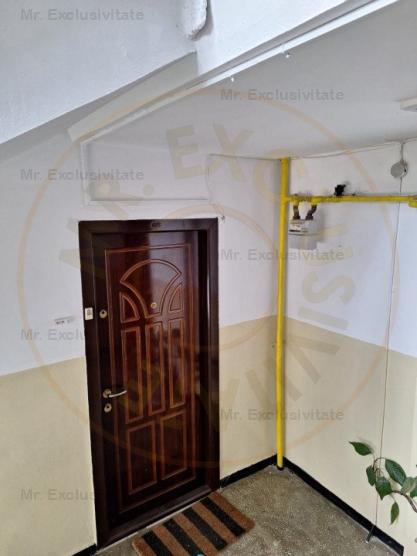 Apartament 3 camere decomandat Pitesti-Trivale, Etaj 2