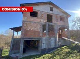 Casa la rosu loc. Stefanesti, jud. Arges. Comision 0%