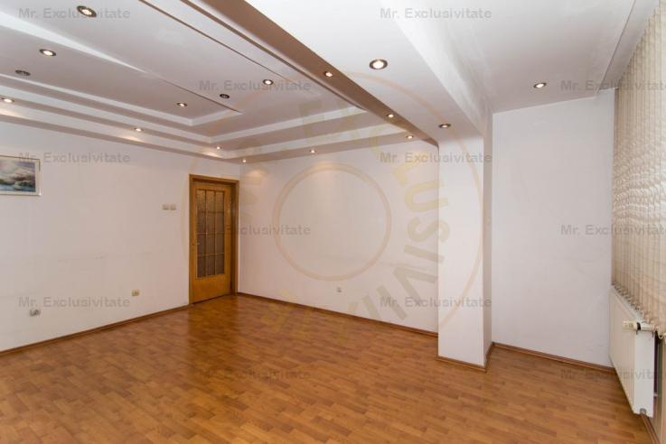 Apartament spatios 4 camere -Trivale-etaj intermediar