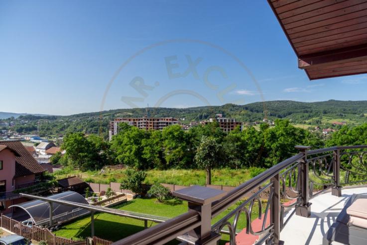 Casă exclusivistă cu vedere panoramică, piscină și grădină lângă Dealul Capela