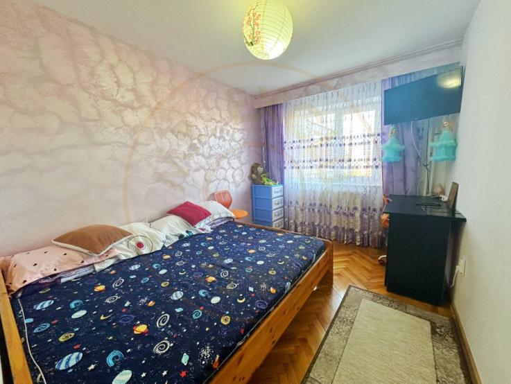 Apartament 4 camere mobilat  Trivale + loc de parcare rezervat