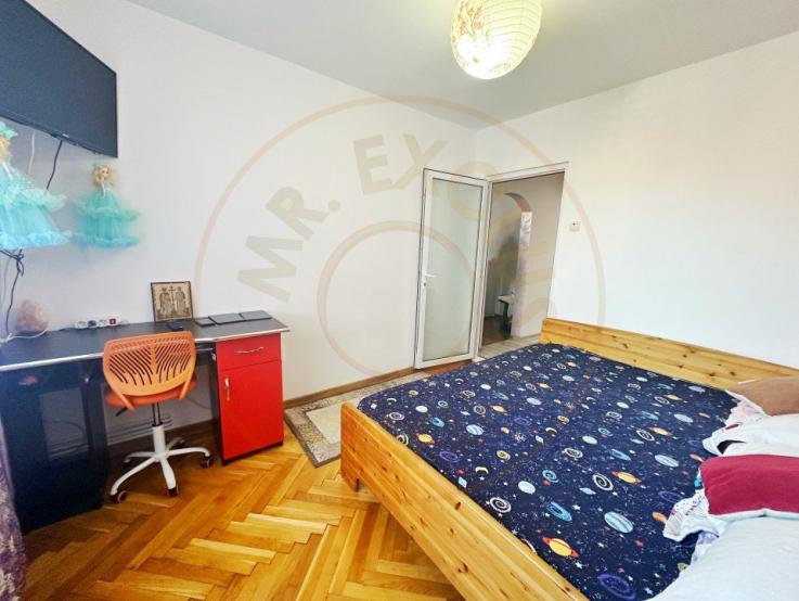 Apartament 4 camere mobilat  Trivale + loc de parcare rezervat